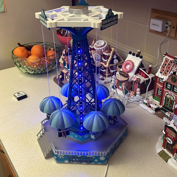 Lemax Snowflake Paradrop ❄️ - Picture 4 of 5